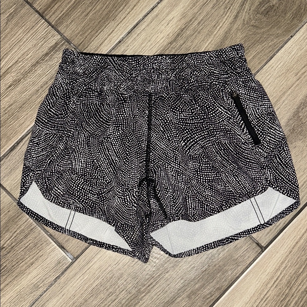 Lululemon Tracker Short V 4”
